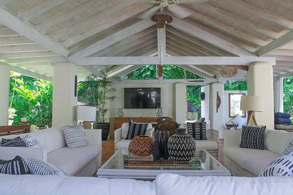 Beachfront villas in Barbados for rent