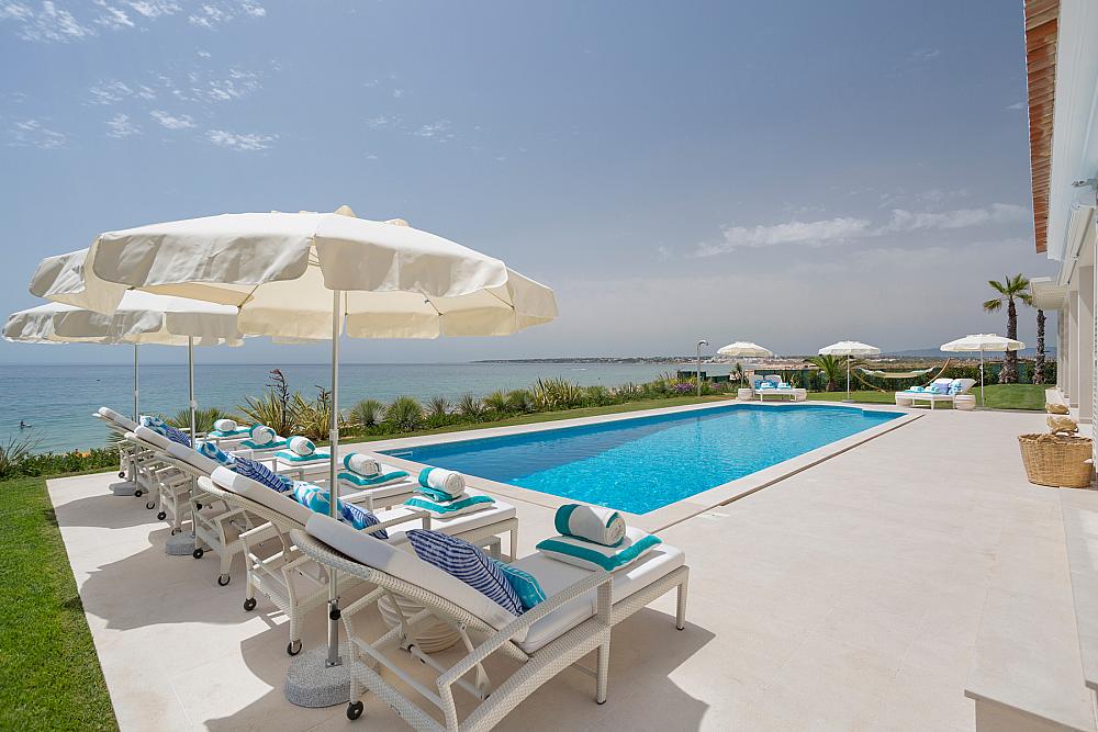 Last minute villas in the Algarve