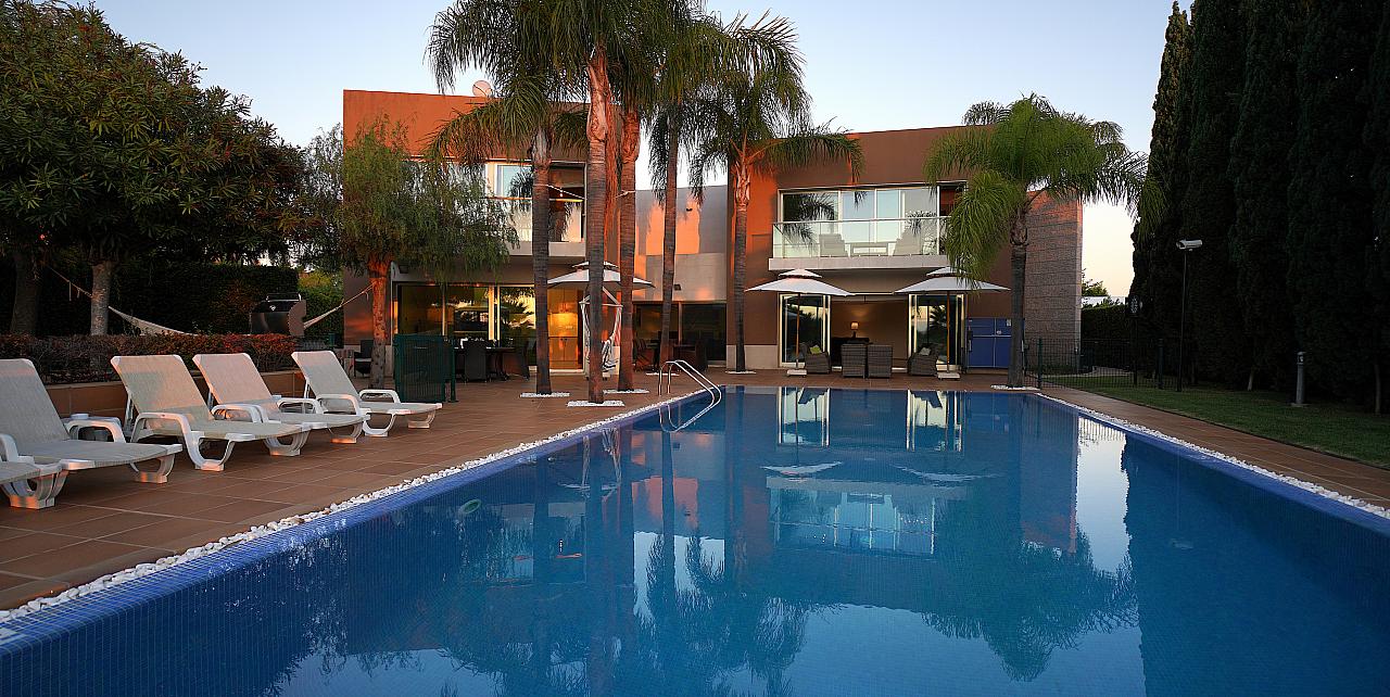 Villa de Mos