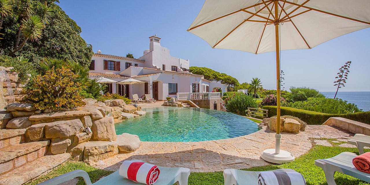 Villa Oura