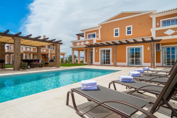 Colina Villas 