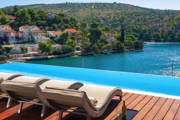 Villa Infinity