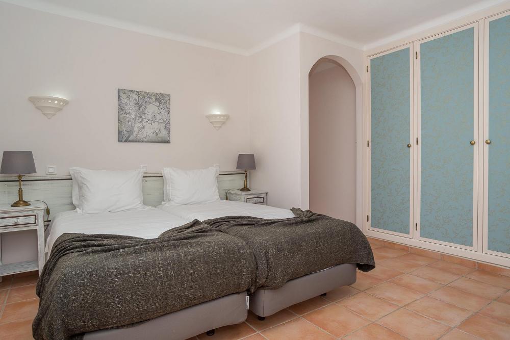 Carvoeiro, Portugal - 3 & 4 Bedroom Colina Villas Carvoeiro, Portugal - 3 & 4 Bedroom Colina Villas