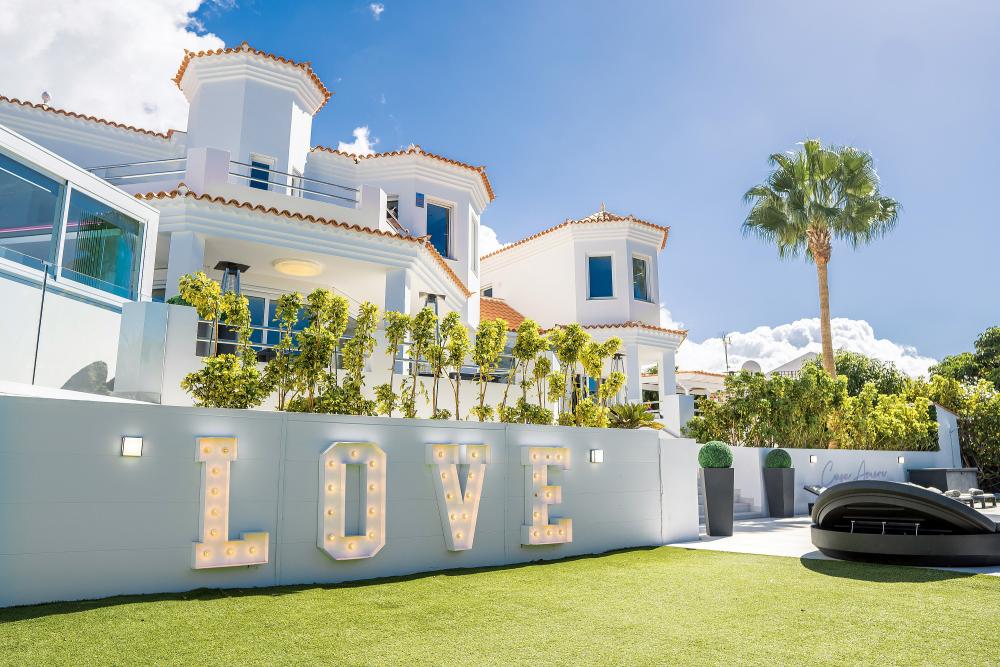 Casa Amore Casa Amore