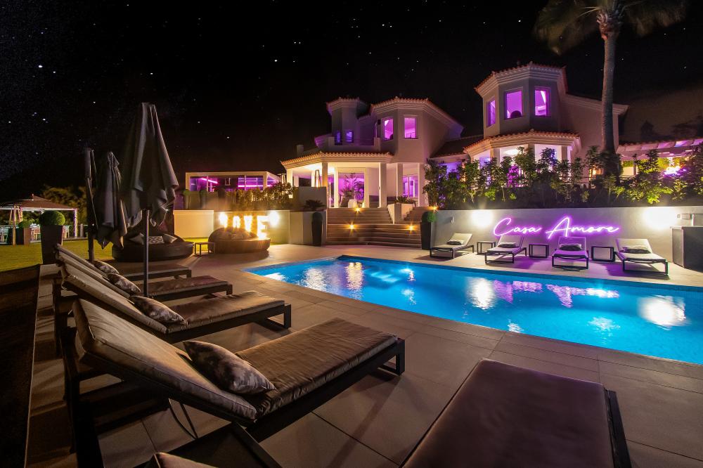 Casa Amore Casa Amore