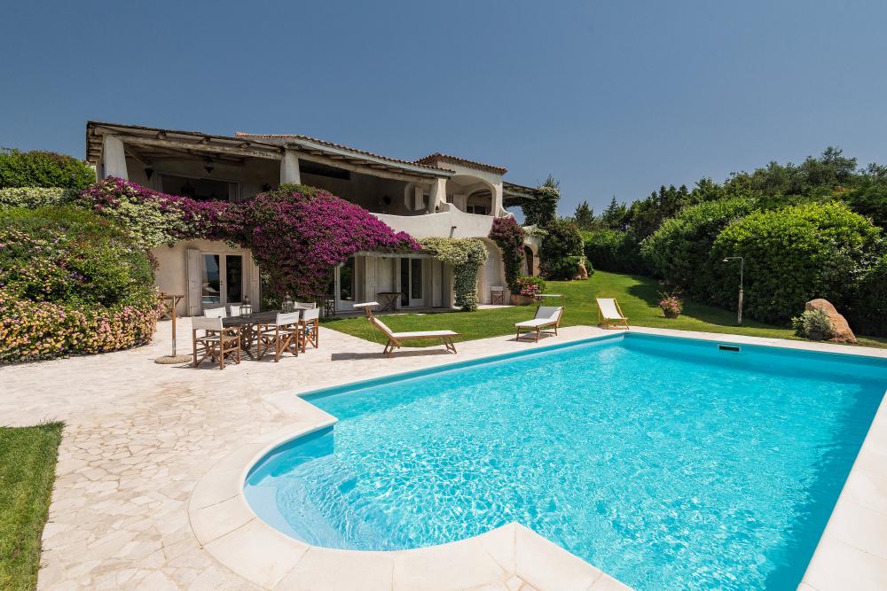 Sardinia, Italy - 6 Bedroom Villa Volpe Sardinia, Italy - 6 Bedroom Villa Volpe