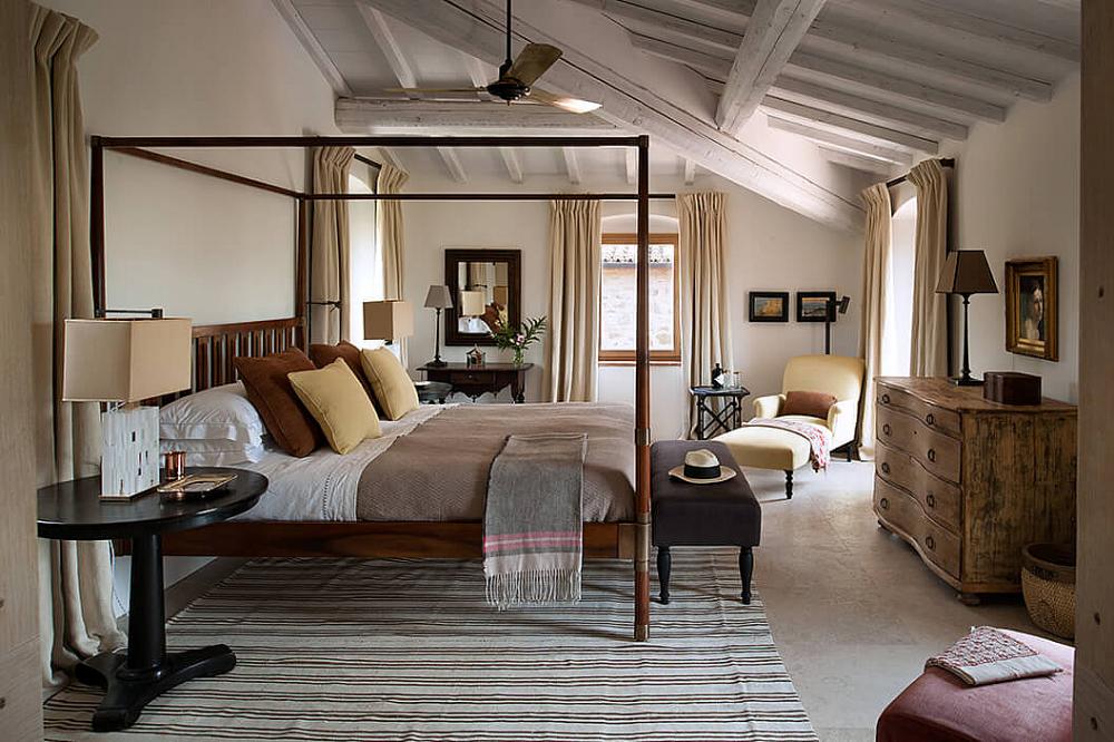 Casa delle Suore House - Master Bedroom Casa delle Suore House - Castello di Reschio and Villas Tuscany