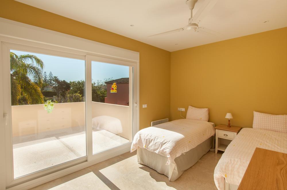 Casa Magna - 6 bedroom villa with pool in Marbella area Casa Magna - 6 bedroom villa with pool in Marbella area