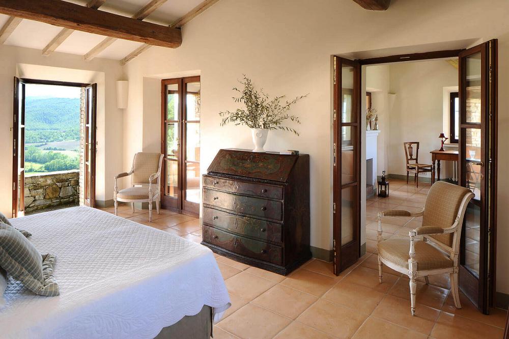 Col delle Noci - Master Bedroom Col delle Noci - Castello di Reschio and Villas Tuscany