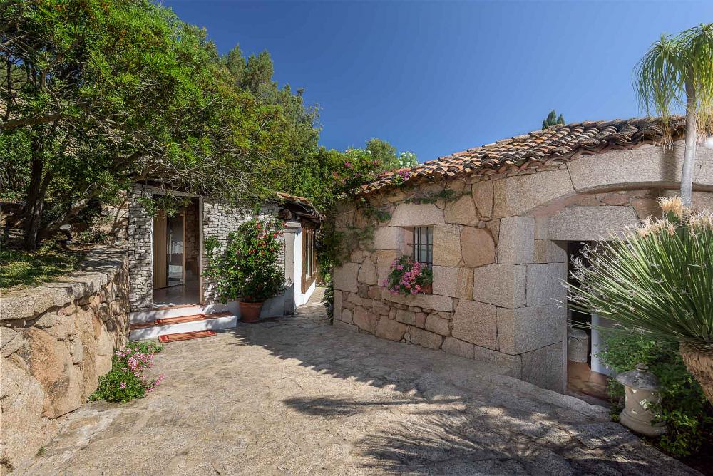 Villa Couvelle 6 bedroom villa with pool in Sardinia Villa Couvelle 6 bedroom villa with pool in Sardinia