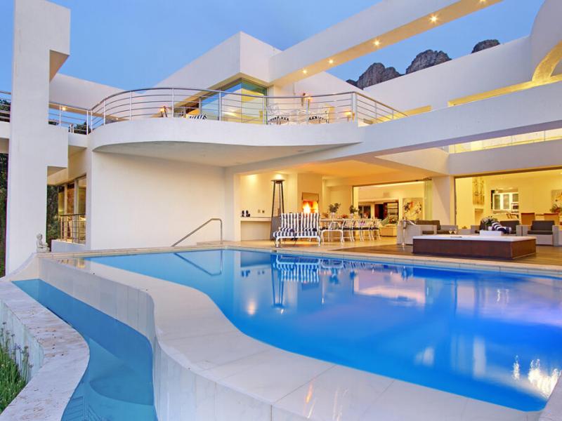 Hollywood Mansion , Cape Town 