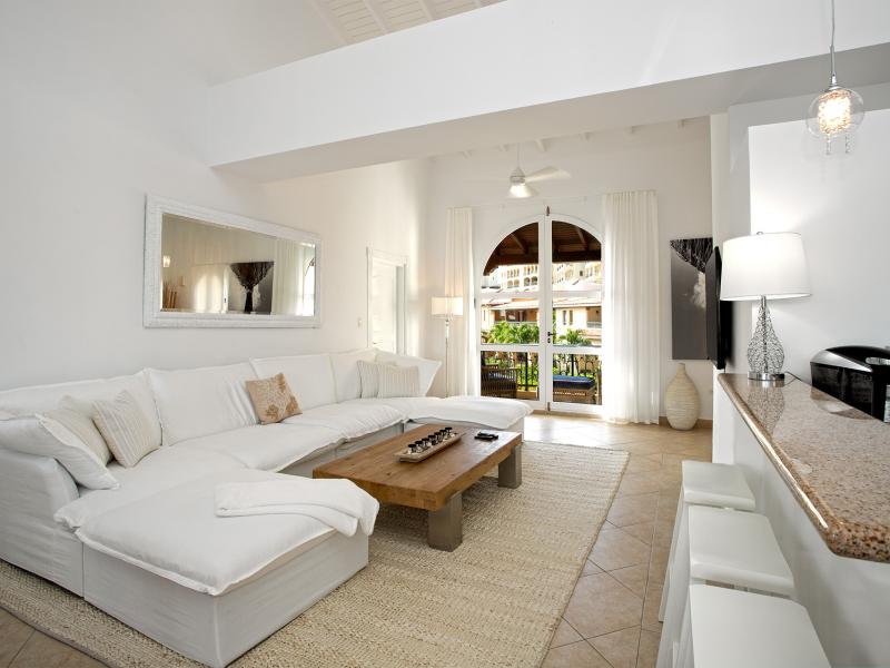 Marina 360 , Cupecoy 