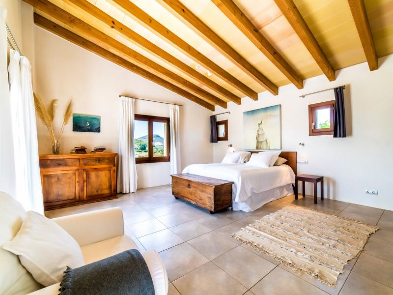 Son Sard , East , Son Severa 