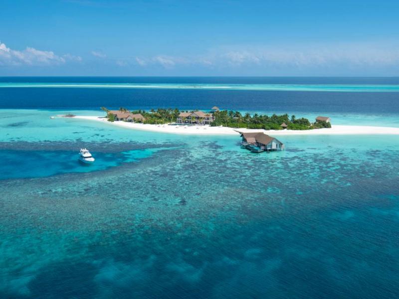Four Seasons Private Island of Voavah , Baa Atoll 