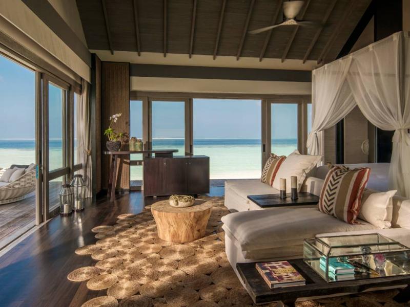 Four Seasons Private Island of Voavah , Baa Atoll 