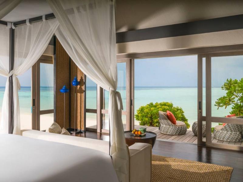 Four Seasons Private Island of Voavah , Baa Atoll 