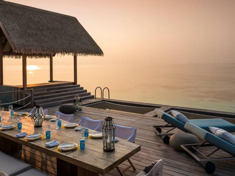 Four Seasons Private Island of Voavah , Baa Atoll 