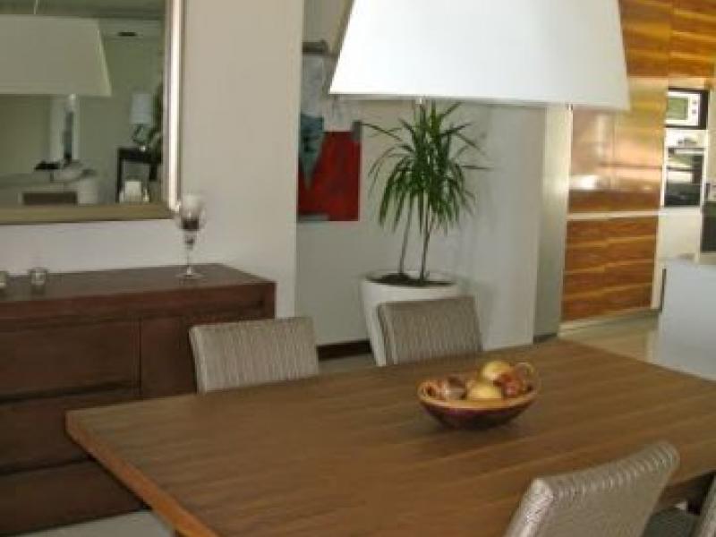 Leora Beach , South Coast 