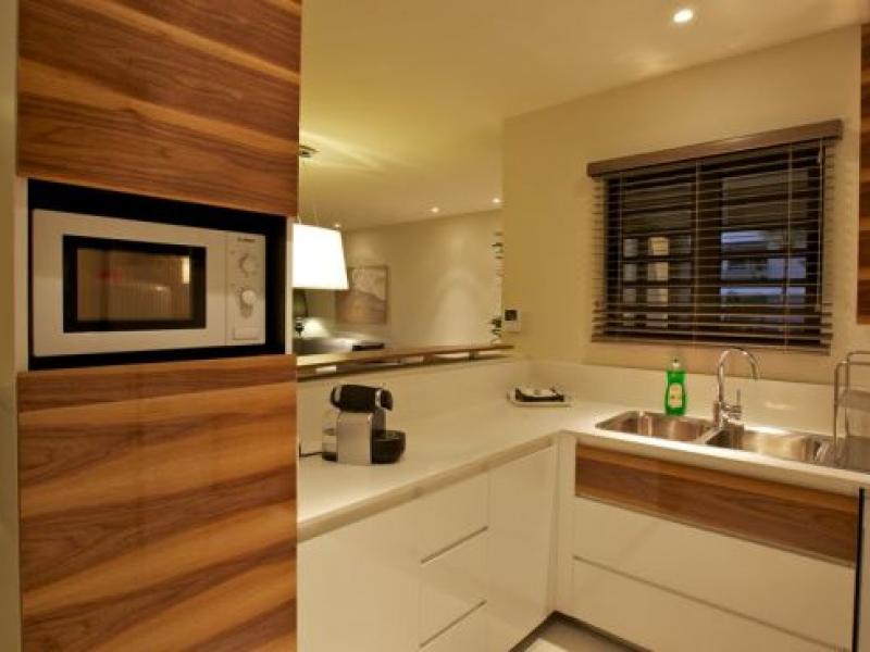 Leora Beach , South Coast 