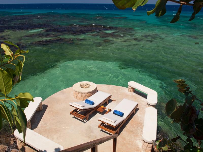 Hidden Bay by the Sea , Runaway Bay 