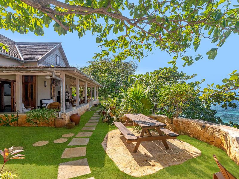 Hidden Bay by the Sea , Runaway Bay 