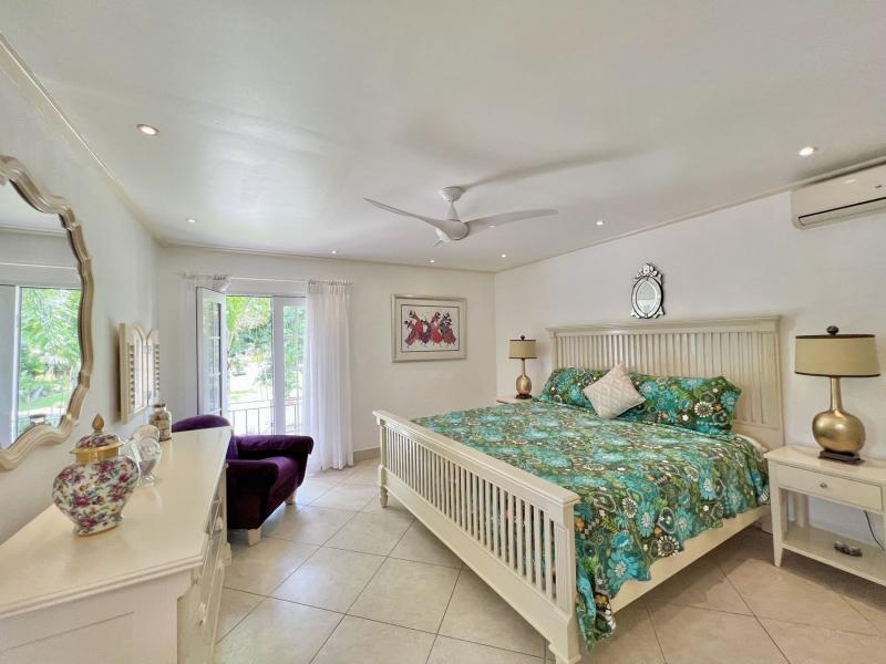 Glitter Bay 209 , St James 