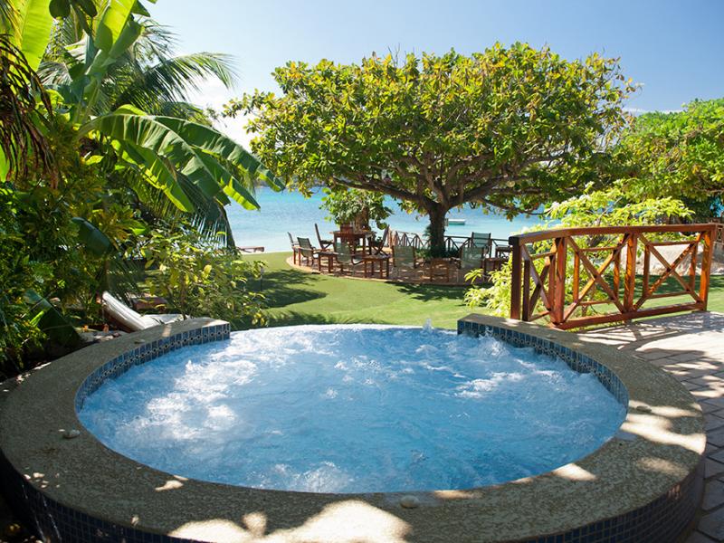 Keela Wee , Discovery Bay 