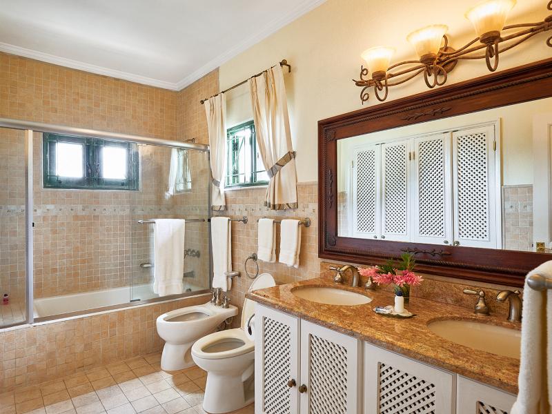 Keela Wee , Discovery Bay 