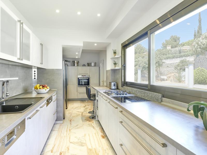 Can Rimbau Heights , East , Jesus 