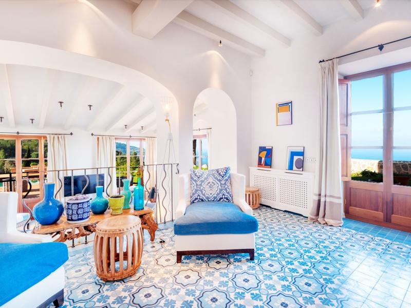 Villa Rafaella , West 