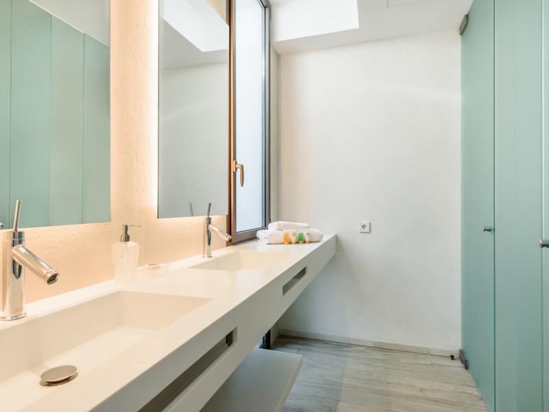 Villa Eclipse , East 