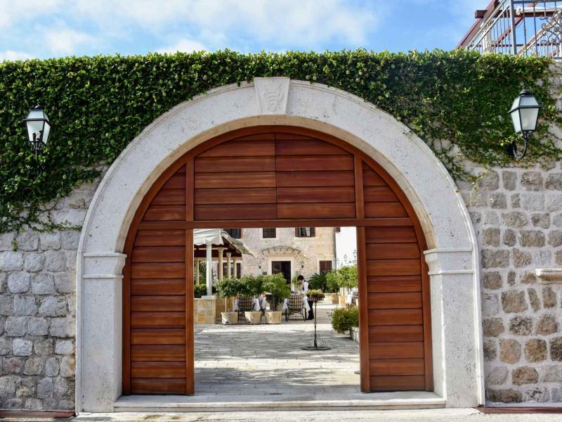 Kazbek Castle , Dubrovnik 