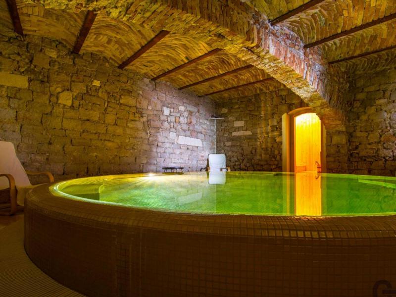 Villa Jelsa Palace , Islands 