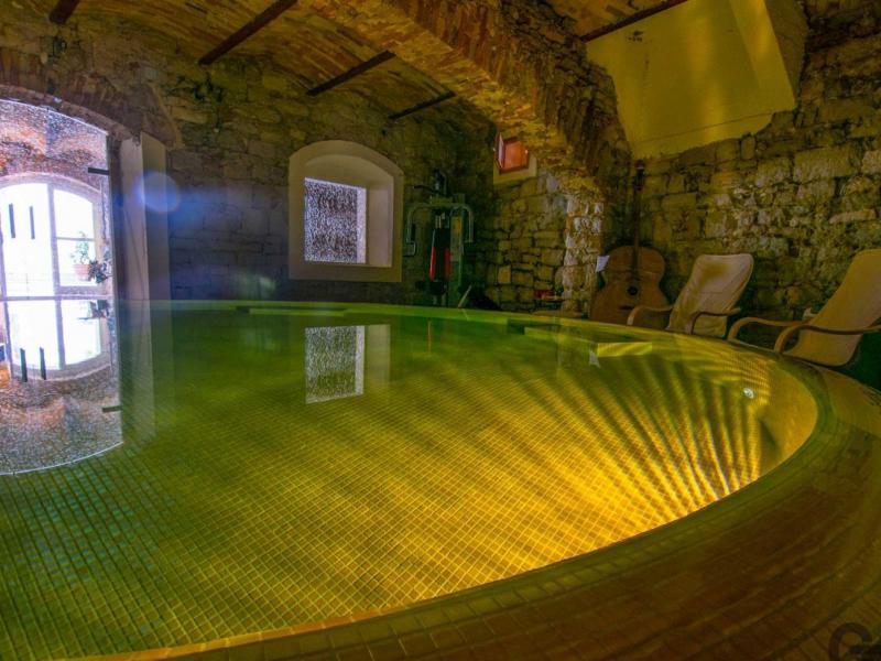 Villa Jelsa Palace , Islands 