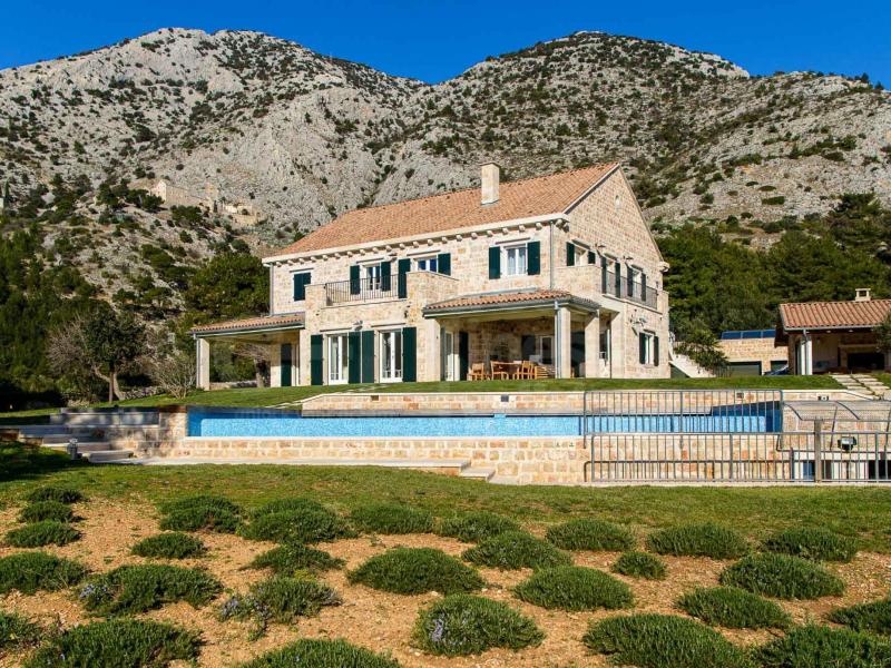 Villa Beachfront Oasis , Islands 