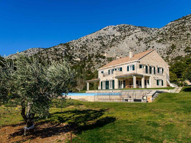 Villa Beachfront Oasis , Islands 