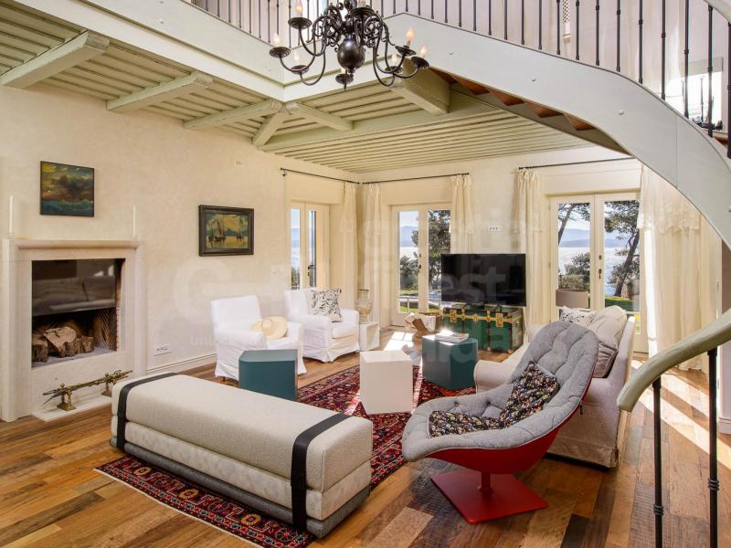 Villa Beachfront Oasis , Islands 