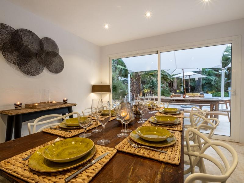 Villa Zola , Roca Llisa 