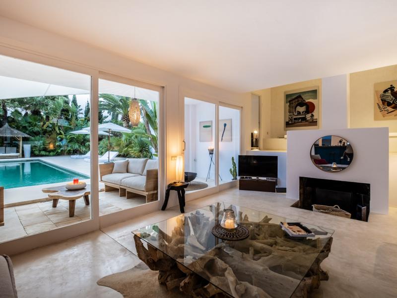 Villa Zola , Roca Llisa 