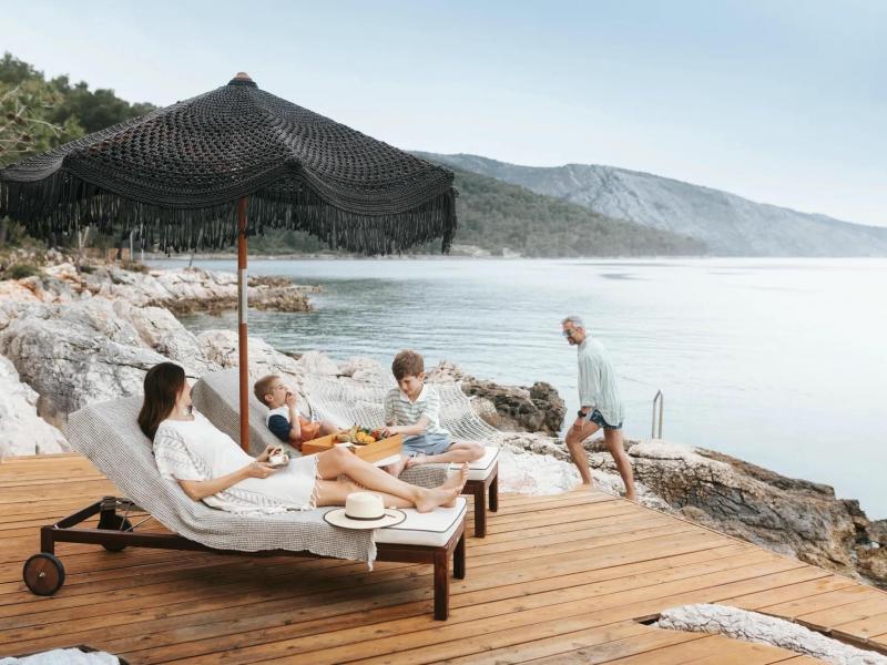 Villa Cascadia , Islands 