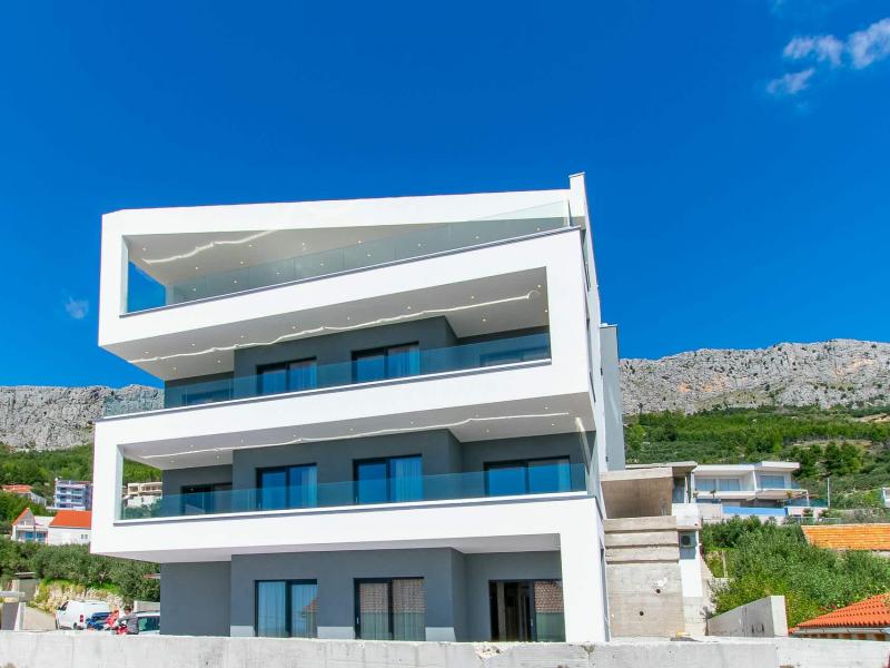 Villa Grande Divina , 