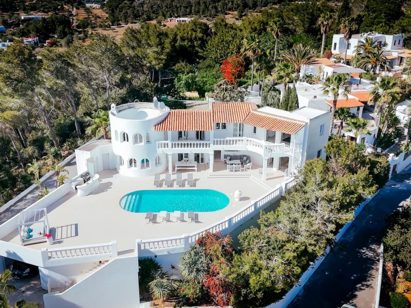 Villa Calypso , East 