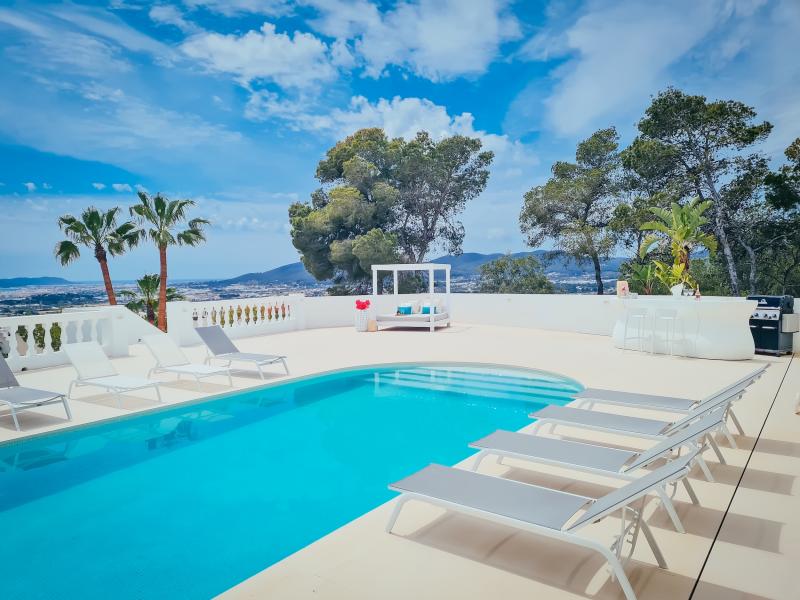 Villa Calypso , East 