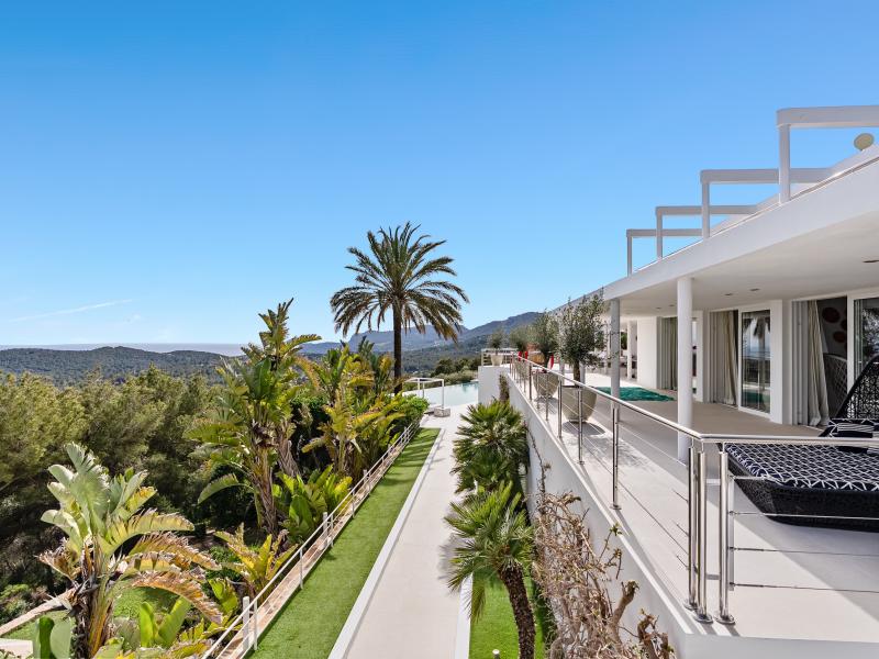 Villa Pazu , South 