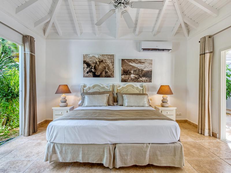 La Pinta , Terres Basses 