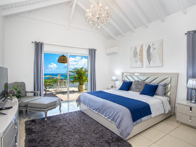 La Casa del Jefe , Orient Bay 