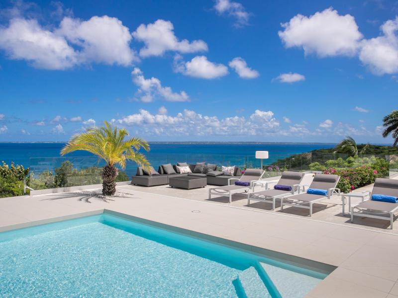 Dream in Blue , Happy Bay 