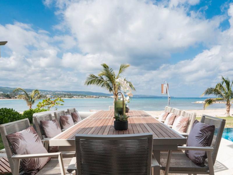 About Time - Palm Beach on Runaway Bay , Runaway Bay 