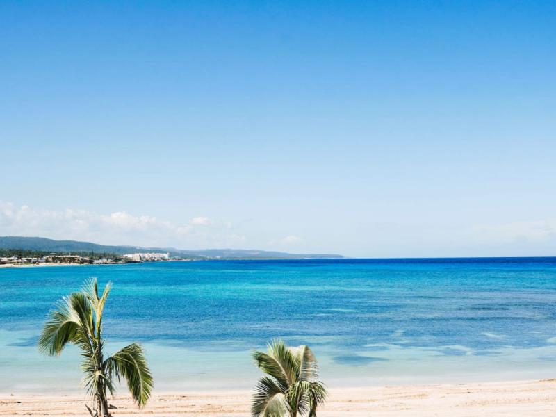 About Time - Palm Beach on Runaway Bay , Runaway Bay 