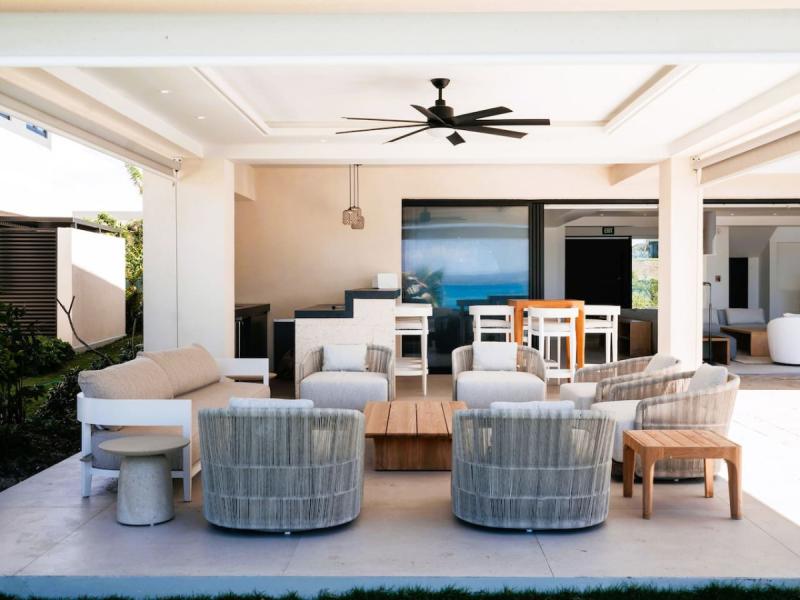 About Time - Palm Beach on Runaway Bay , Runaway Bay 